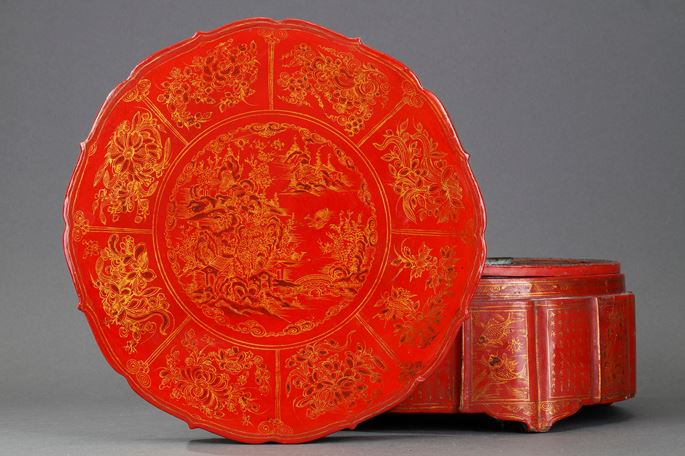 Lacquer box painted with flowers and caligraphy | MasterArt